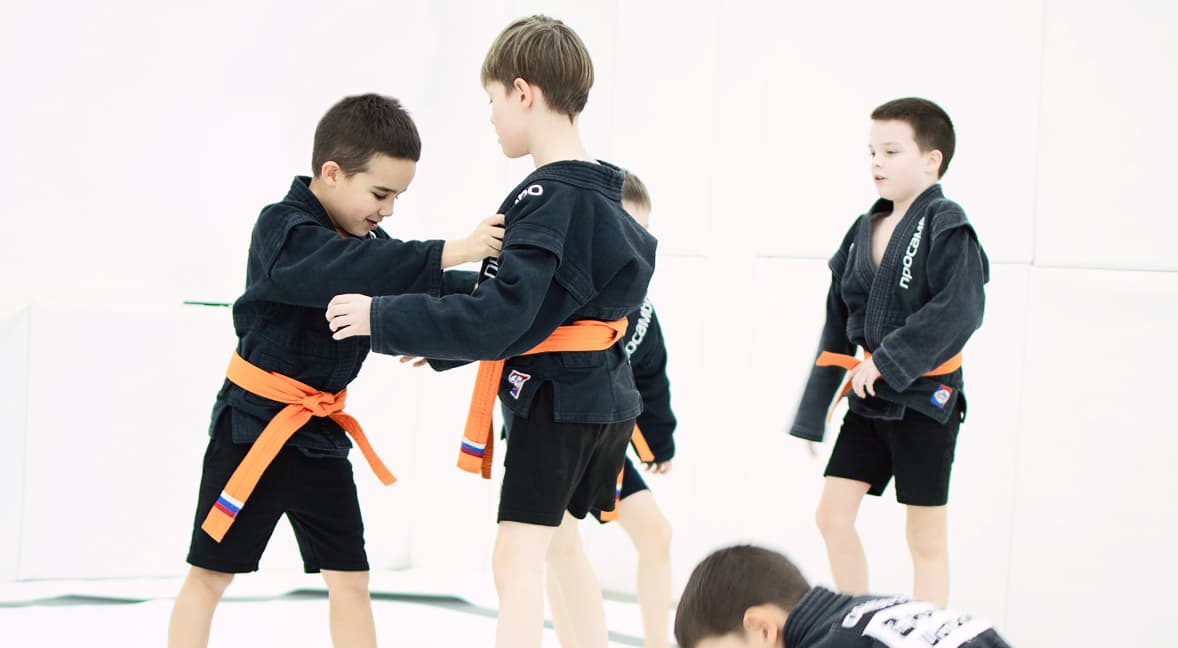 Тренировка детей по самбо